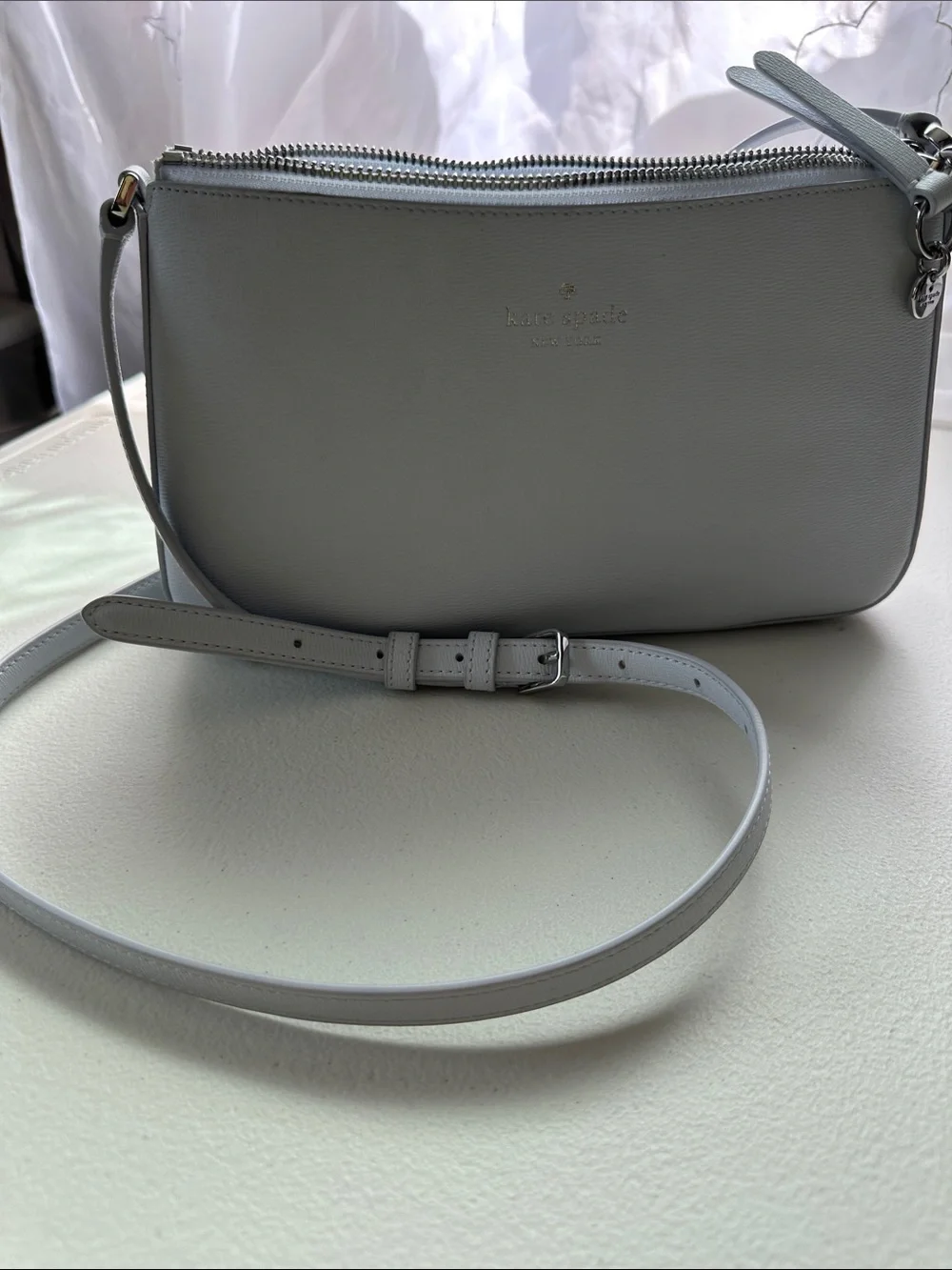 kate spade Light Blue Gray Leather Zip Crossbody EUC